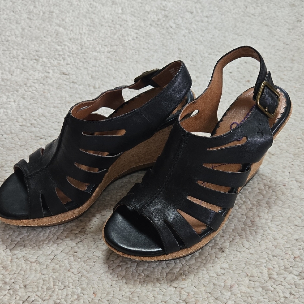 Clarks Leather Sandels. NWOT